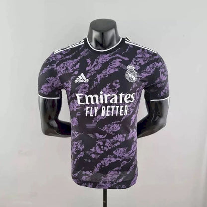 Camisa pré-jogo do Real Madrid 2022/23, versão jogador