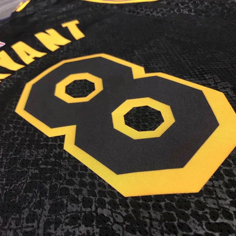 Camisa Kobe Bryant Black Mamba versão masculina do jogador