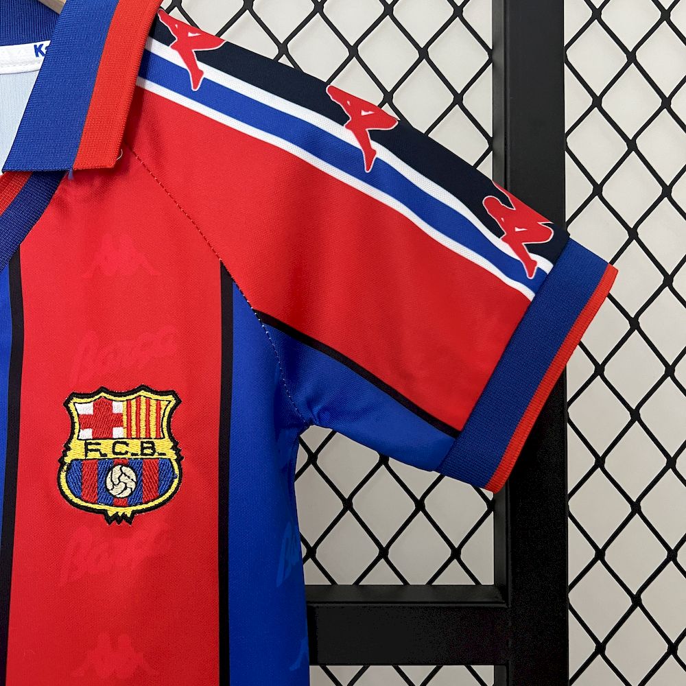 Camisa e shorts retrô infantil do Barcelona 1995/97