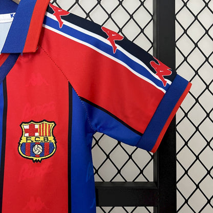 Camisa e shorts retrô infantil do Barcelona 1995/97