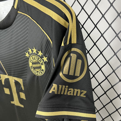 Bayern Munich 2025/26 Black Gold Special Edition Jersey