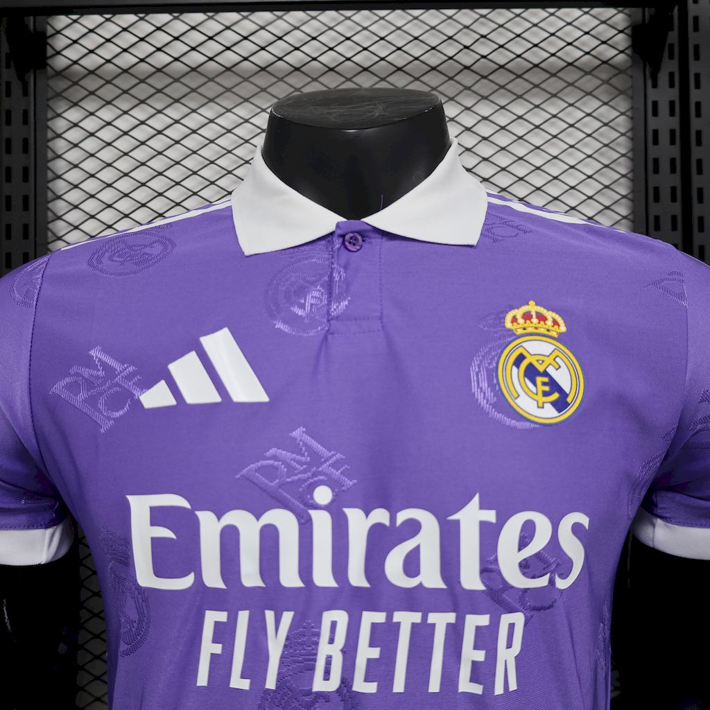 Maillot Real Madrid 2025/26 édition spéciale violet clair version joueur