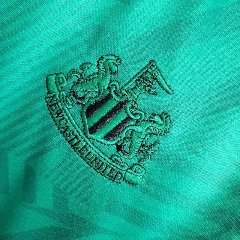 Camisa reserva do Newcastle United 2023/24