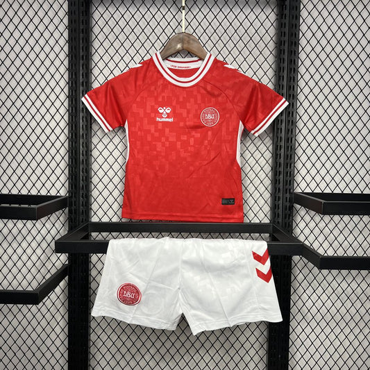 Dinamarca 2024/25 Euro Home Kit Infantil