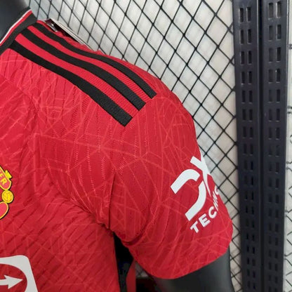 Camisa de treino pré-jogo do Manchester United 2023/24, versão jogador