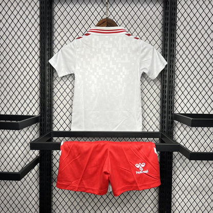 Kit reserva infantil Dinamarca 2024/25 Euro