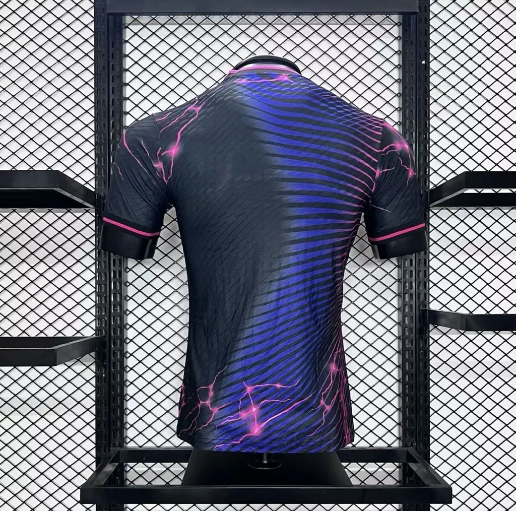 Camisa Real Madrid Edição Especial 2024/25 Roxa Versão Jogador