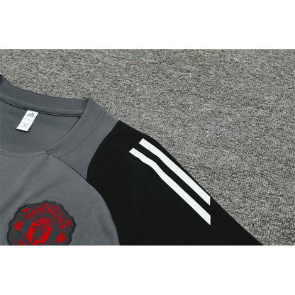 Camisa de treino adulto + short Manchester United 2024/25 14001