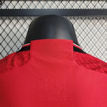 Camisa de treino pré-jogo do Manchester United 2023/24, versão jogador