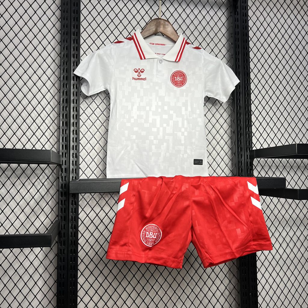 Kit reserva infantil Dinamarca 2024/25 Euro