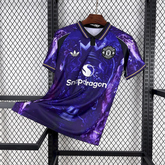Camisa roxa edição especial do Manchester United 2025/26