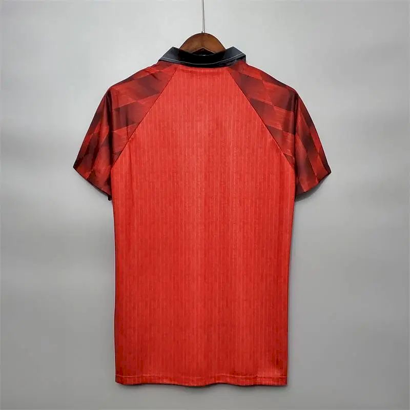 Camisa retrô do Manchester United de 1996