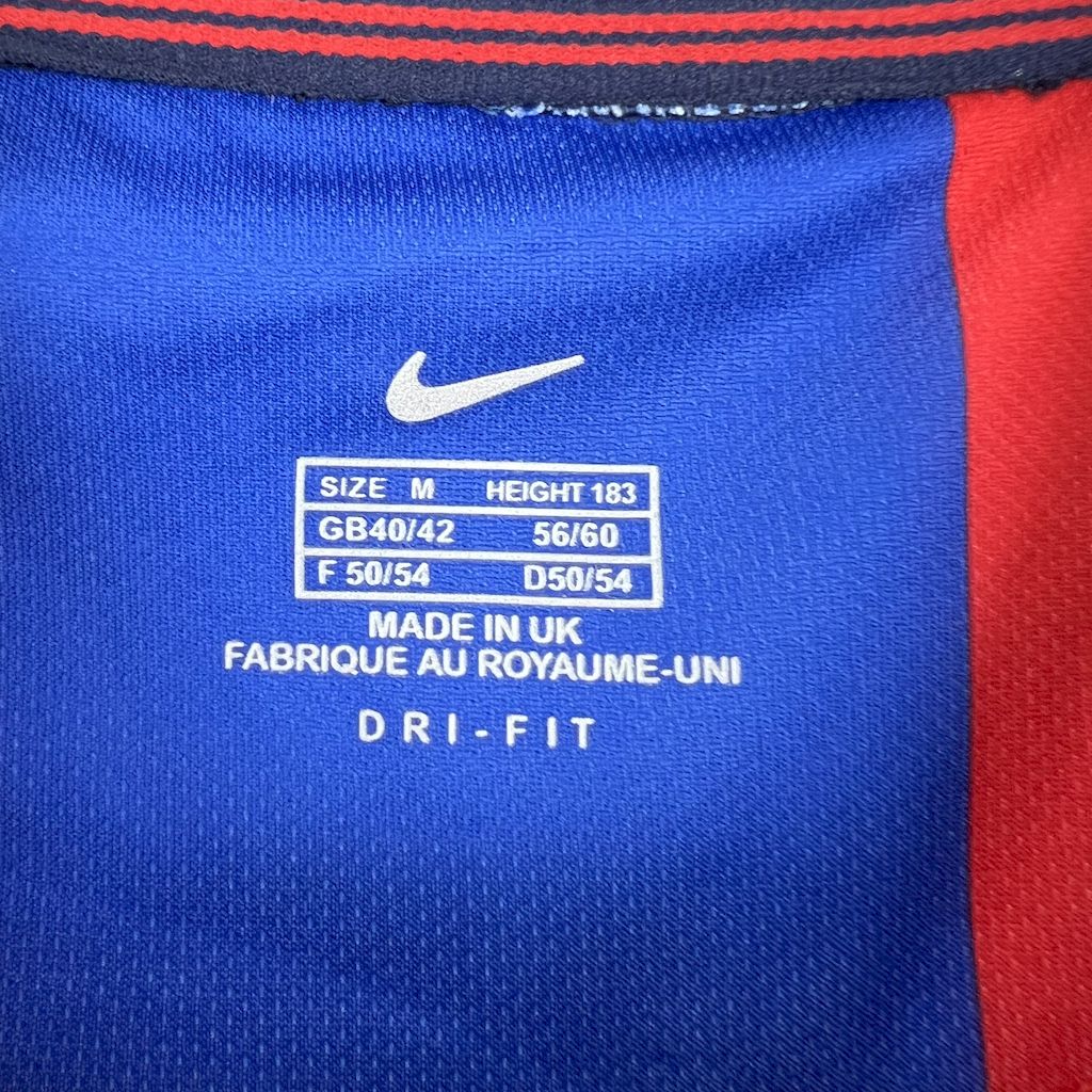 Camisa retrô titular do Barcelona 2001/02
