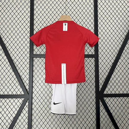 Camisa e shorts retrô infantil Manchester United 2007/08
