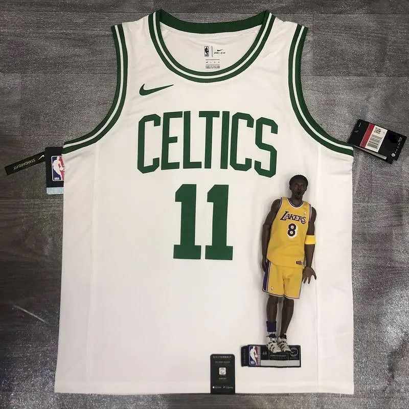 Camisa Kyrie Irving branca masculina versão jogador - edição associação