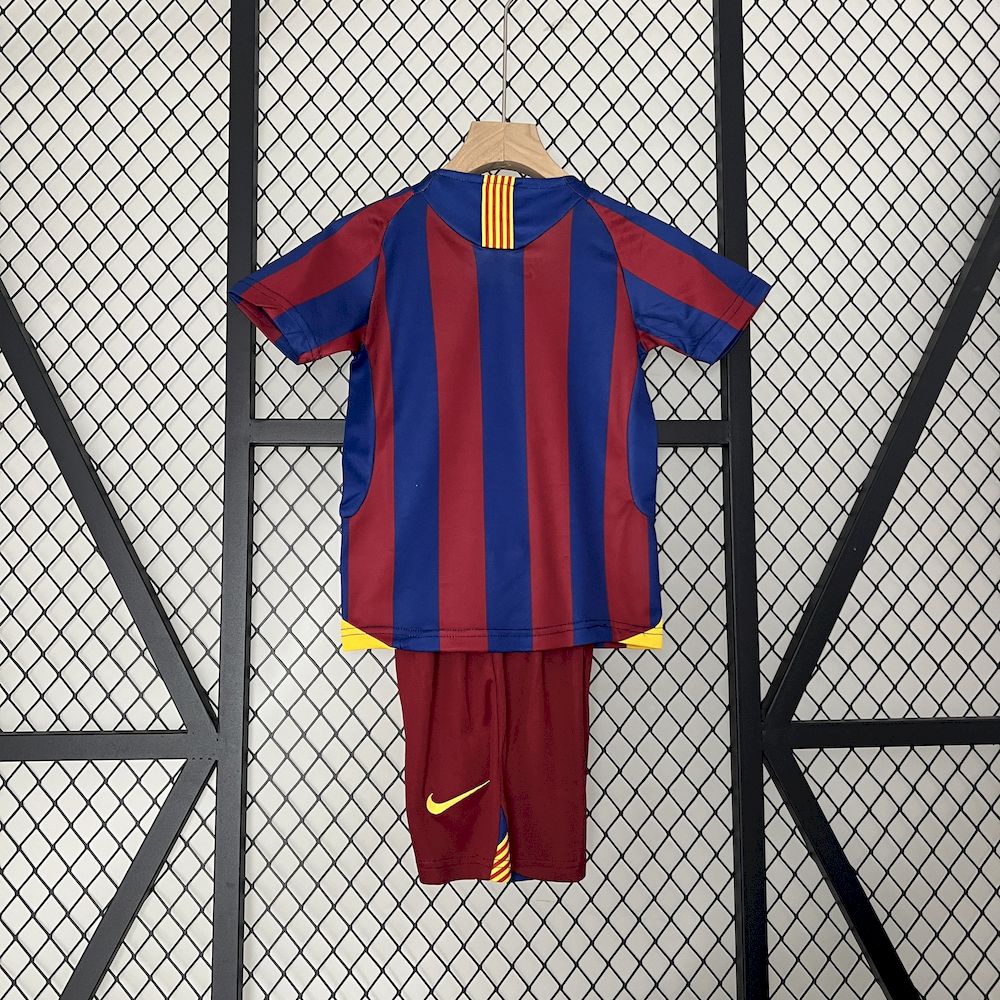Camisa e shorts retrô infantil do Barcelona 2005/06