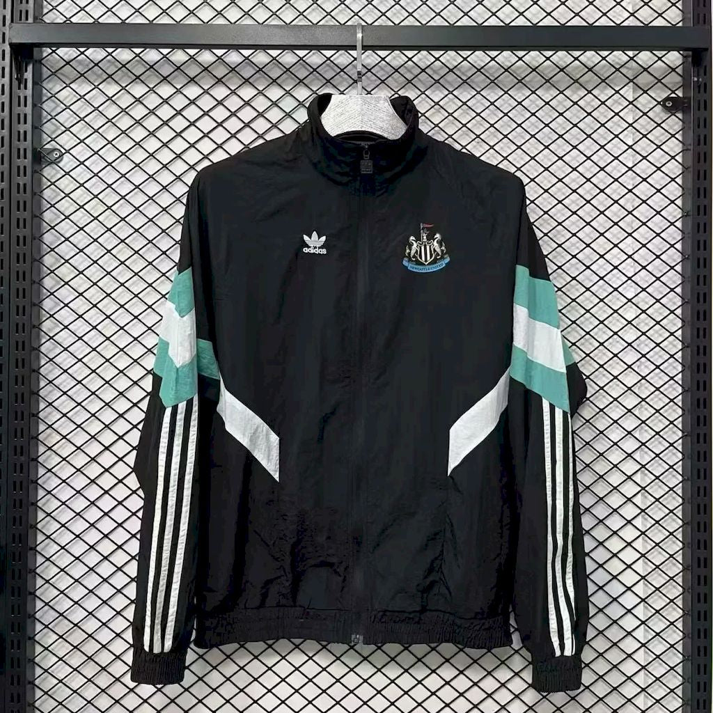 Jaqueta corta-vento preta Newcastle United 2025/26