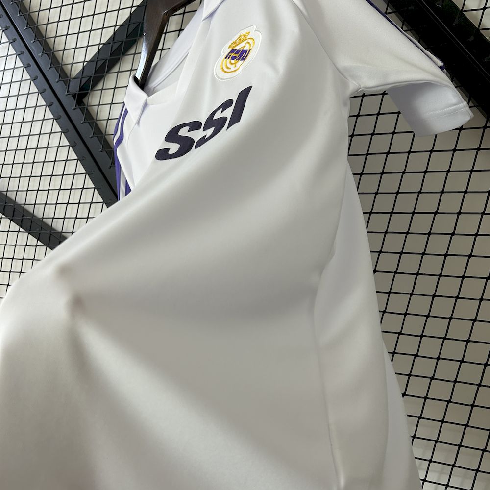 Camisa retrô do Real Madrid 1984/85