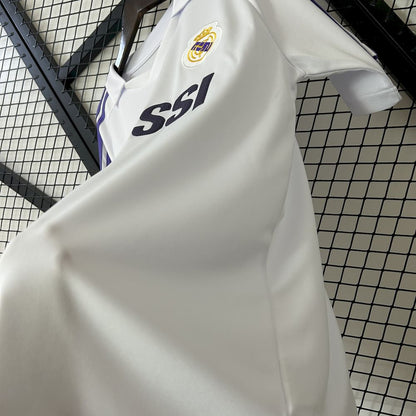 Camisa retrô do Real Madrid 1984/85