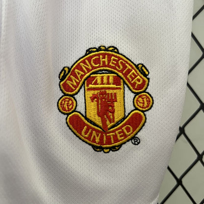 Camisa e shorts retrô infantil Manchester United 2005/06