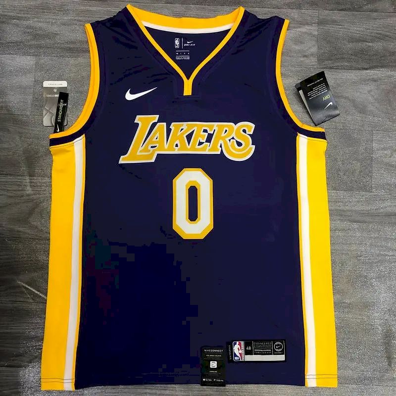 Camisa Masculina Kyle Kuzma Roxa Versão Jogador – Edição Clássica Retro