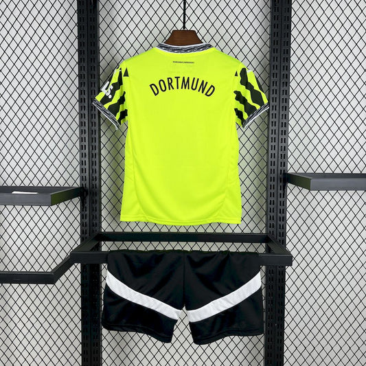 Borussia Dortmund 2025/26 Special Kids Kit