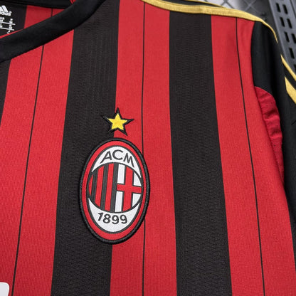 Camisa retrô titular do AC Milan 2013/14