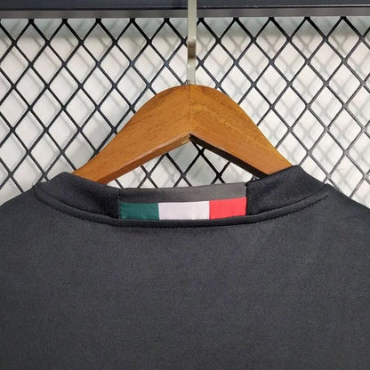 Camisa retrô titular do AC Milan 2016/17