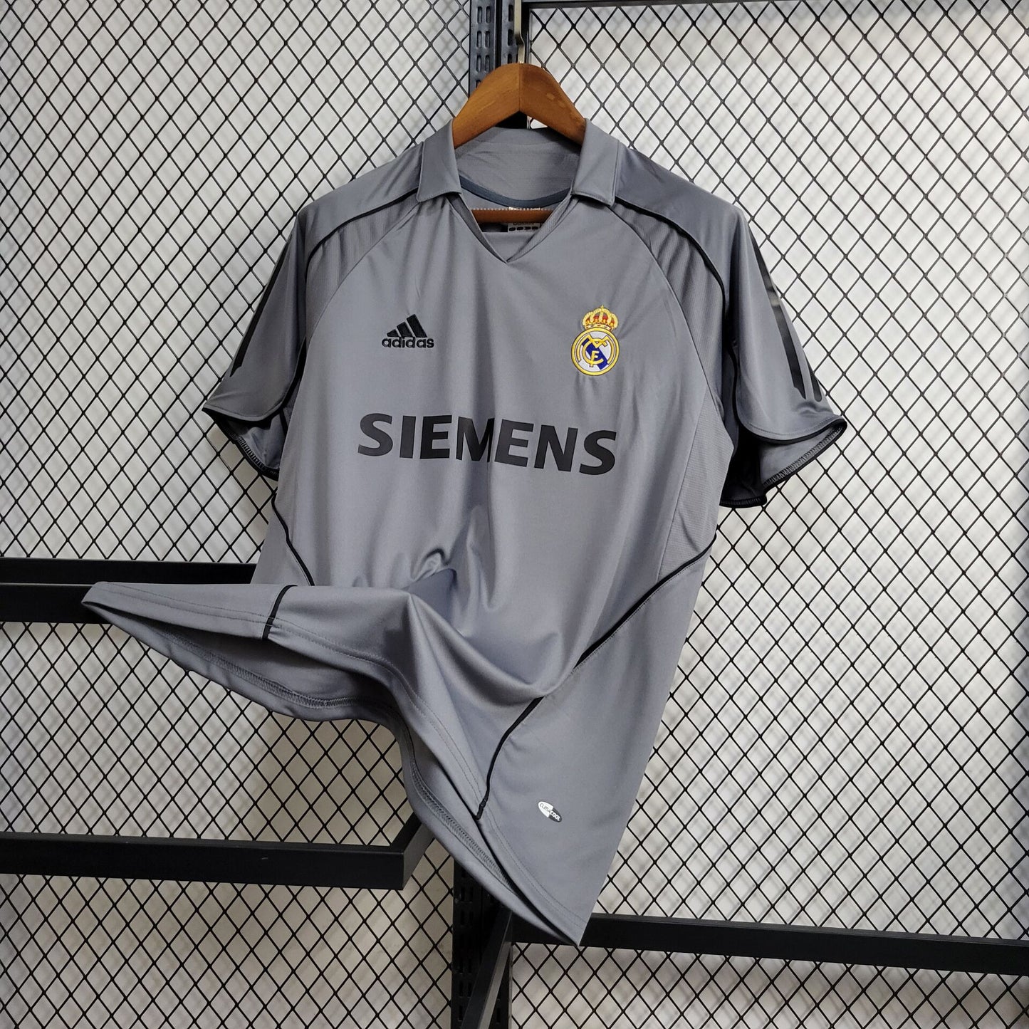 Camisa Retro Terceiro Real Madrid 2005/06