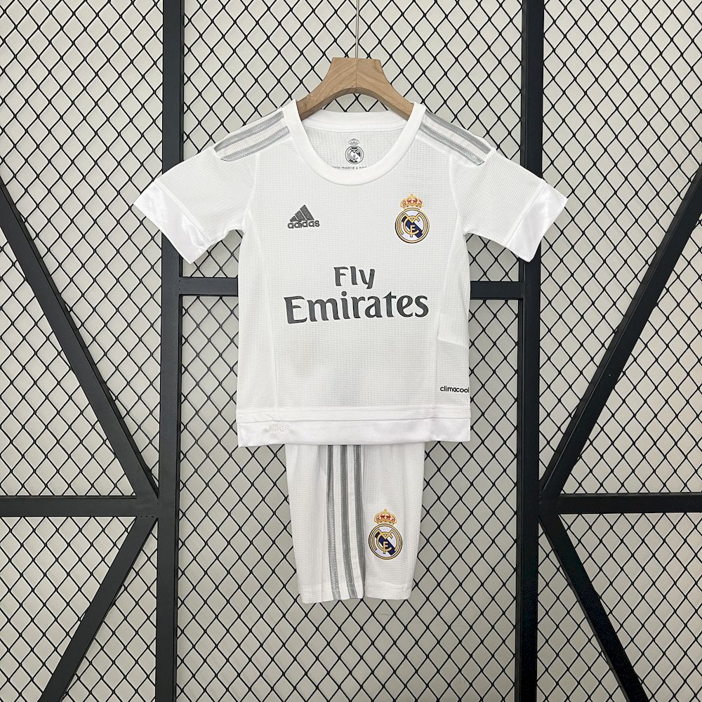 Camisa e shorts retrô infantil do Real Madrid 2015/16