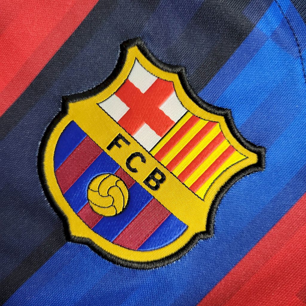 Camisa retrô principal do Barcelona 2022/23