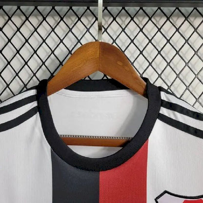 Camisa pré-jogo do River Plate 2023/24