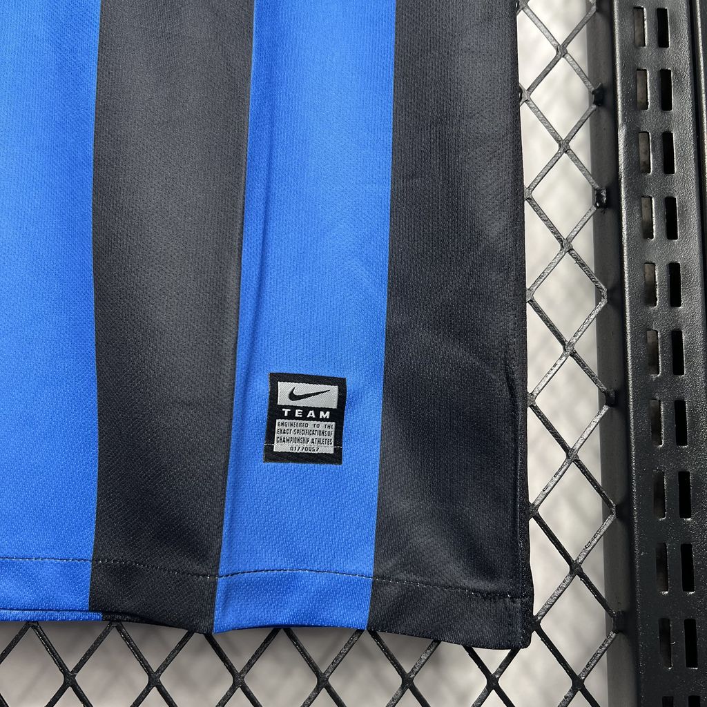 Camisa retrô da Inter de Milão 2009/10