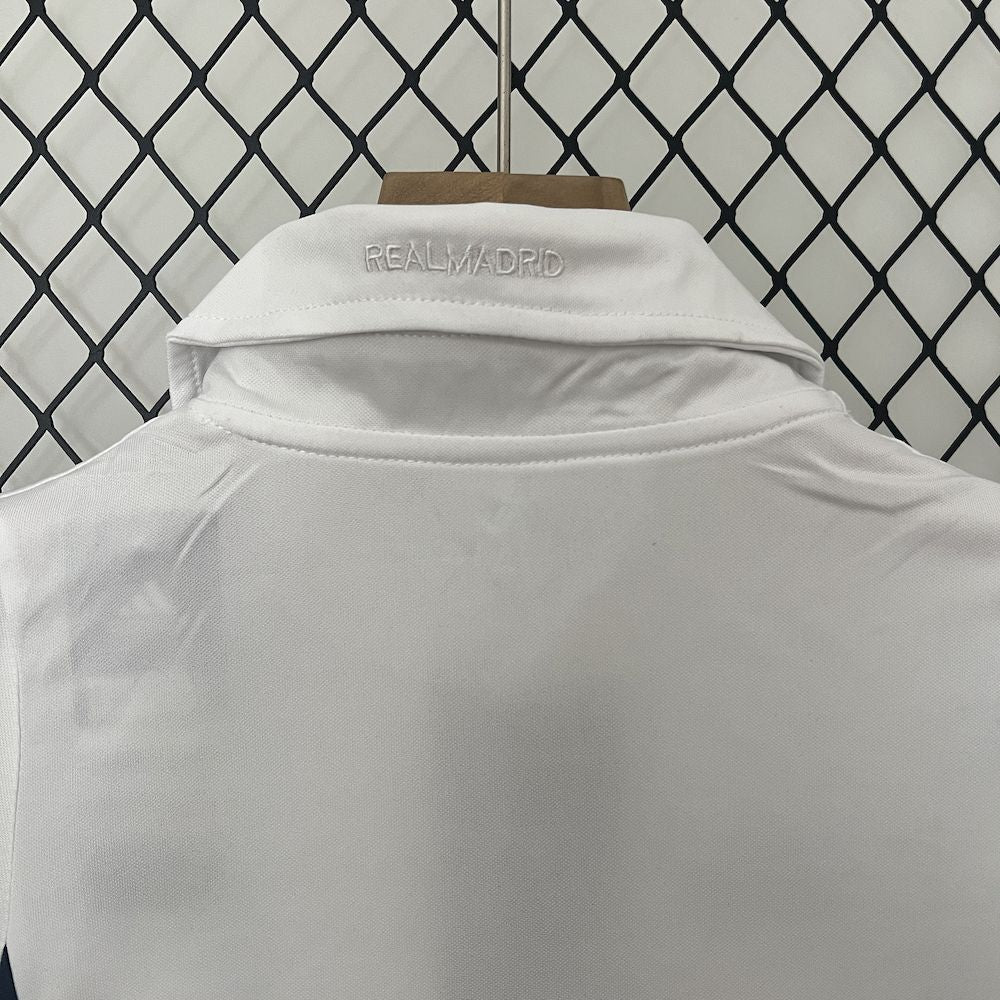 Camisa e shorts retrô infantil do Real Madrid 2016/17
