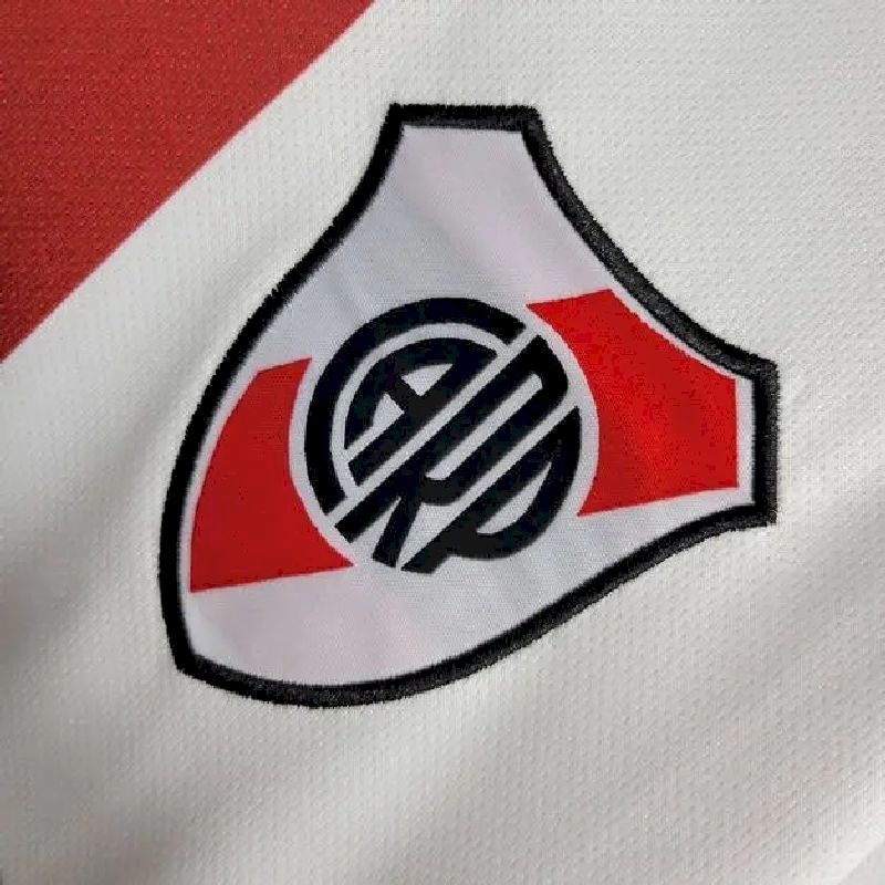 Camisa pré-jogo do River Plate 2023/24