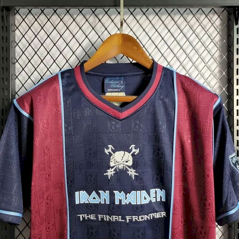 Camisa retrô do West Ham United 2011