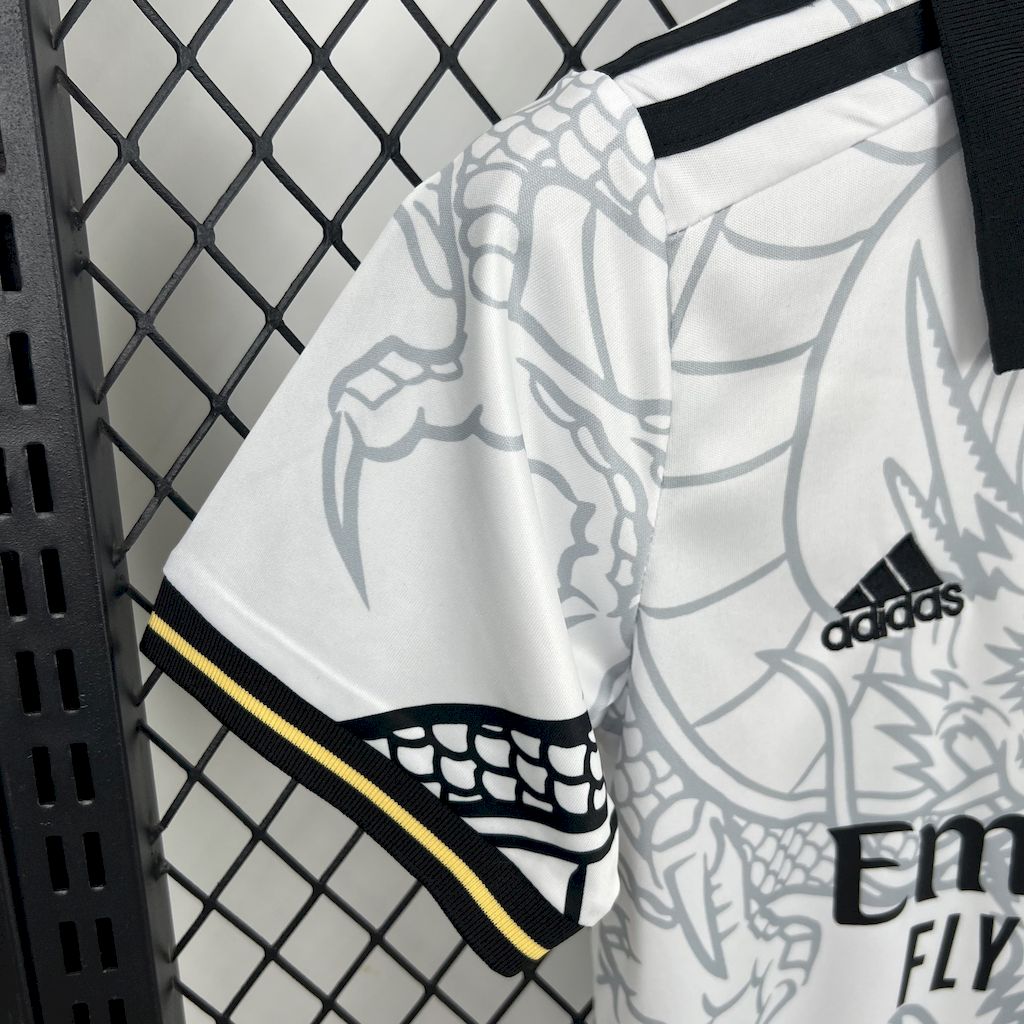 Real Madrid 2022/23 Dragon Kids Kit