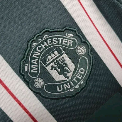 Camisa reserva do Manchester United 2023/24
