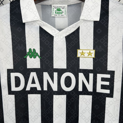 Camisa retrô titular da Juventus 1992/94