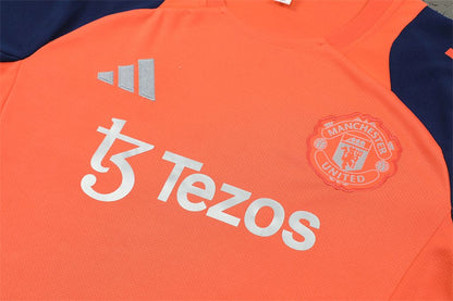 Camisa de treino adulto + short Manchester United 2024/25 14001