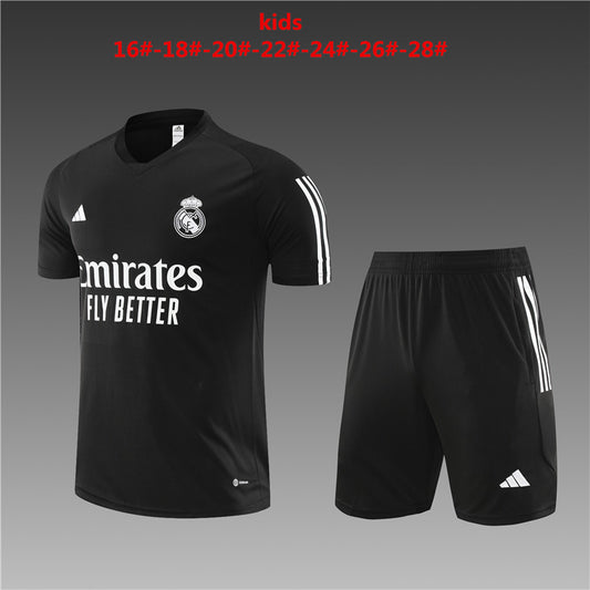 Camisa e short infantil de treino do Real Madrid 2023/24 14001