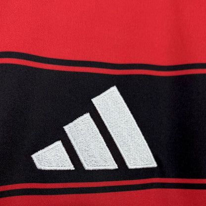 Camisa titular do Flamengo 2025/26
