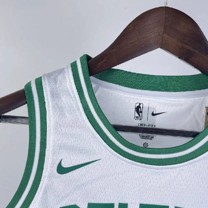 Camisa branca do time juvenil Kyrie Irving