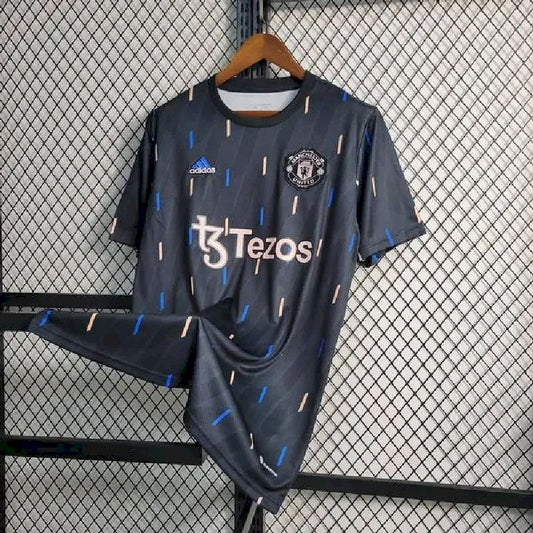 Camisa de treino pré-jogo do Manchester United 2023/24