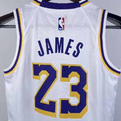 Camisa do time juvenil LeBron James White
