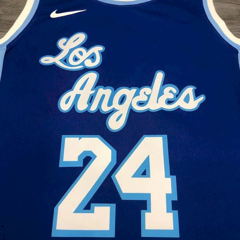 Camisa azul masculina Kobe Bryant versão jogador – Edição clássica retrô