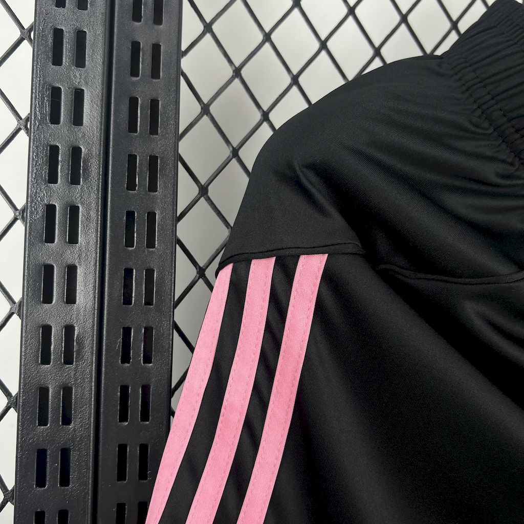 Juventus 2025/26 Home Shorts