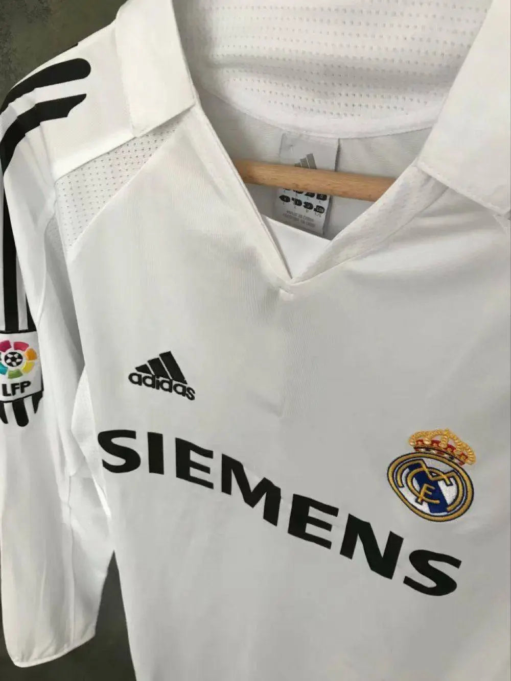 Camisa retrô de mangas compridas do Real Madrid 2005/06 Home