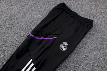 Moletom com capuz e calça do Real Madrid 2022/23 815
