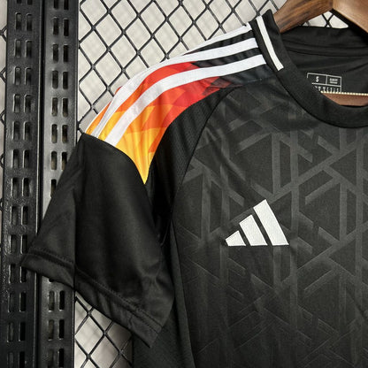 Camisa de treino pré-jogo da Alemanha para a Eurocopa 2024/25